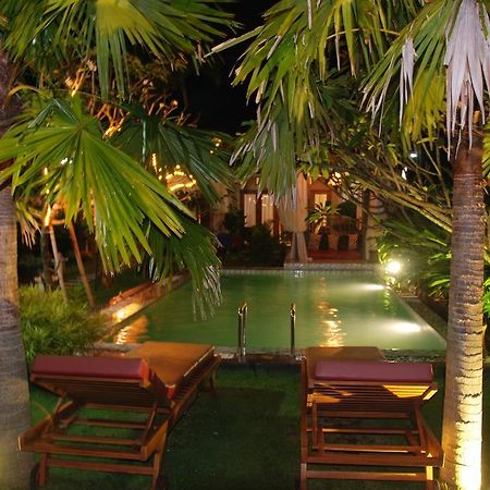 Rosseno Villa Yogyakarta Exterior photo