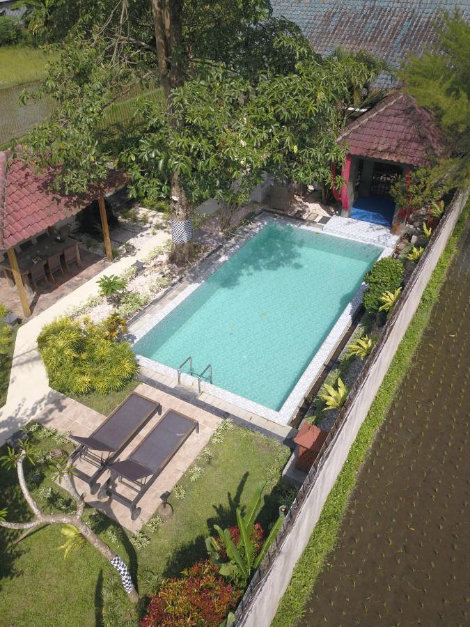 Rosseno Villa Yogyakarta Exterior photo