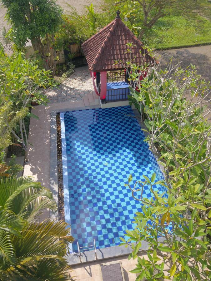 Rosseno Villa Yogyakarta Exterior photo