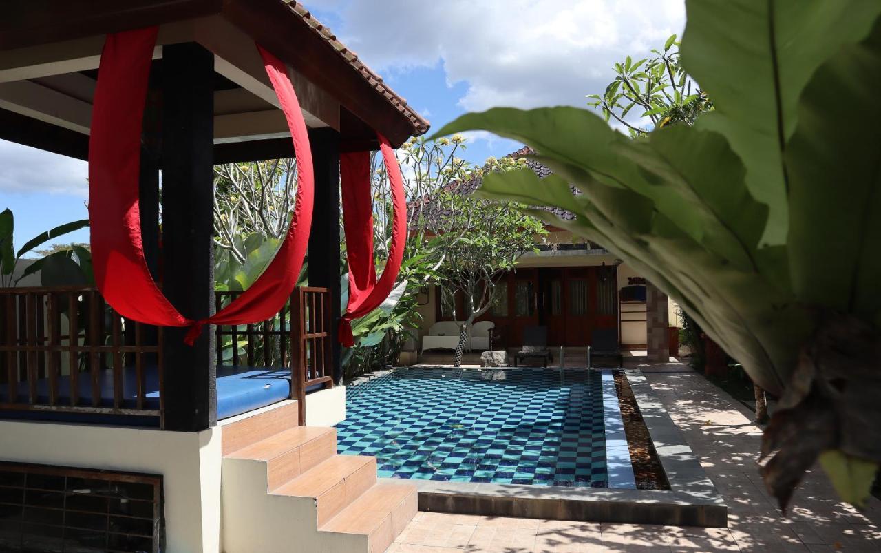 Rosseno Villa Yogyakarta Exterior photo