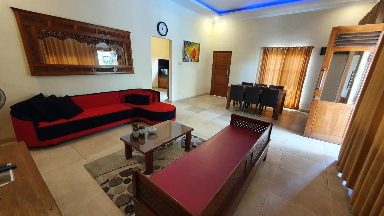 Rosseno Villa Yogyakarta Exterior photo