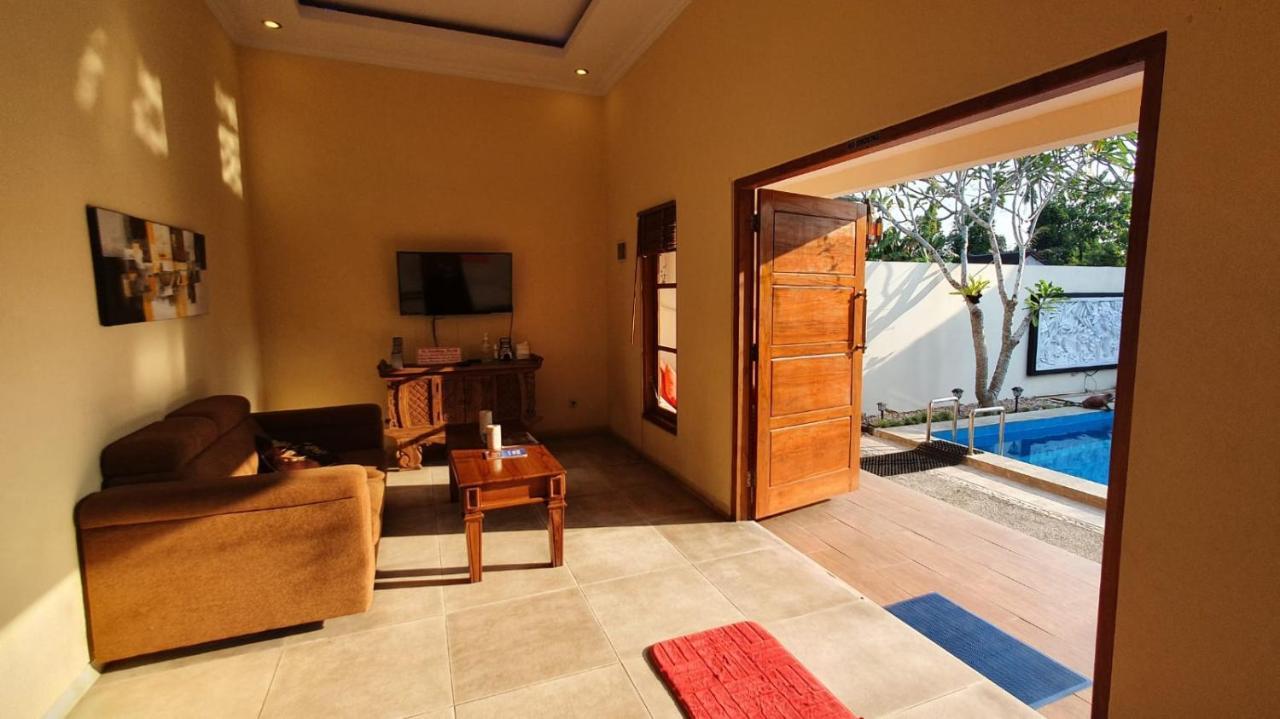 Rosseno Villa Yogyakarta Exterior photo