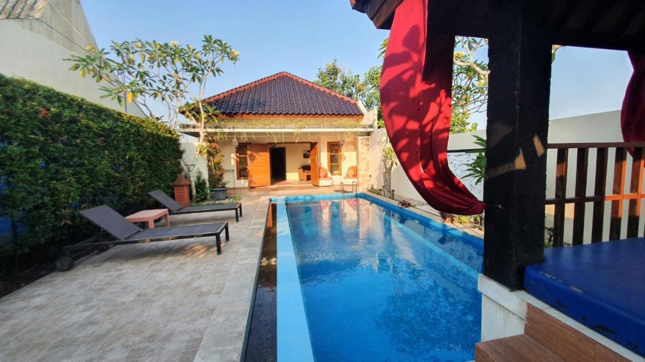 Rosseno Villa Yogyakarta Exterior photo