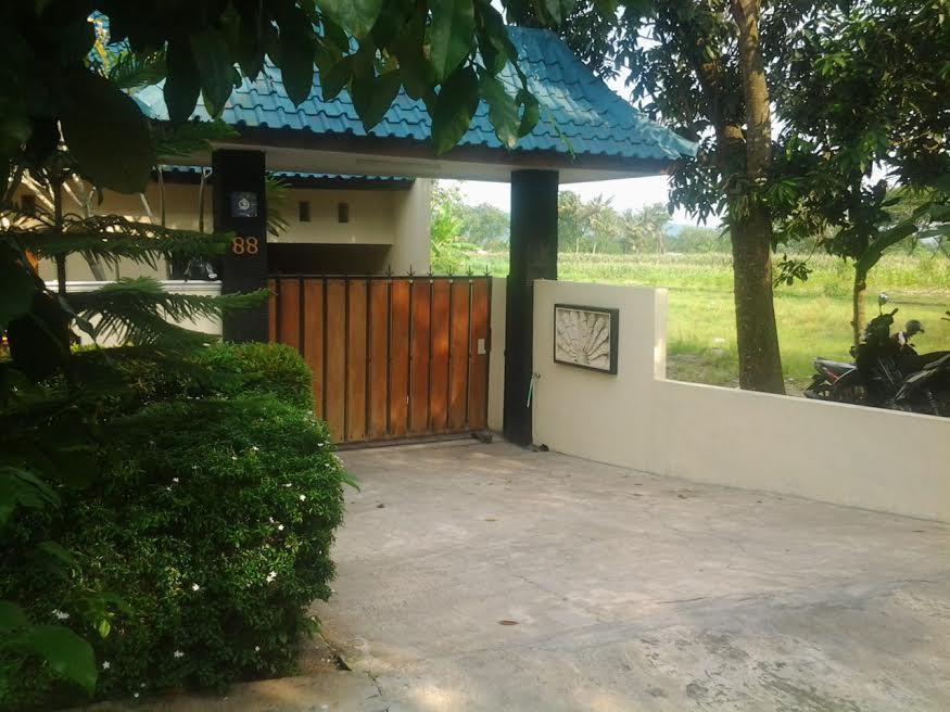 Rosseno Villa Yogyakarta Exterior photo
