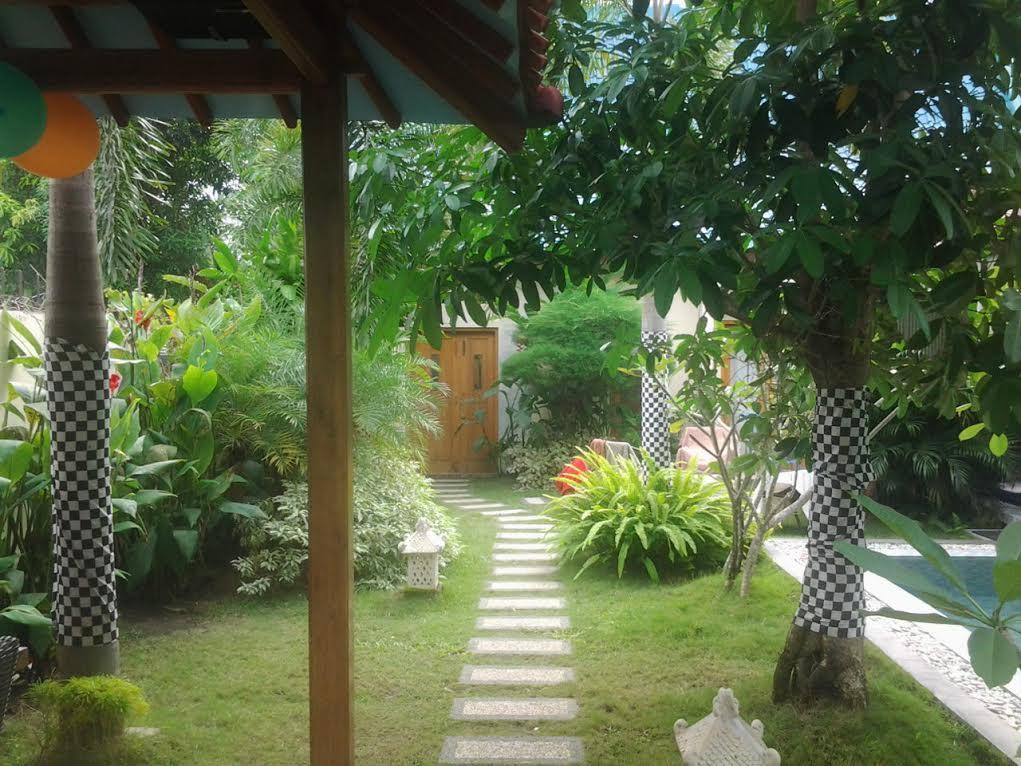 Rosseno Villa Yogyakarta Exterior photo